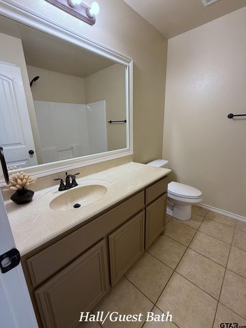 1118 E Park Dr., Lindale, TX 75771