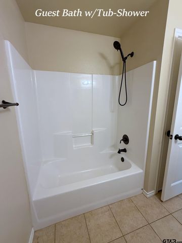1118 E Park Dr., Lindale, TX 75771