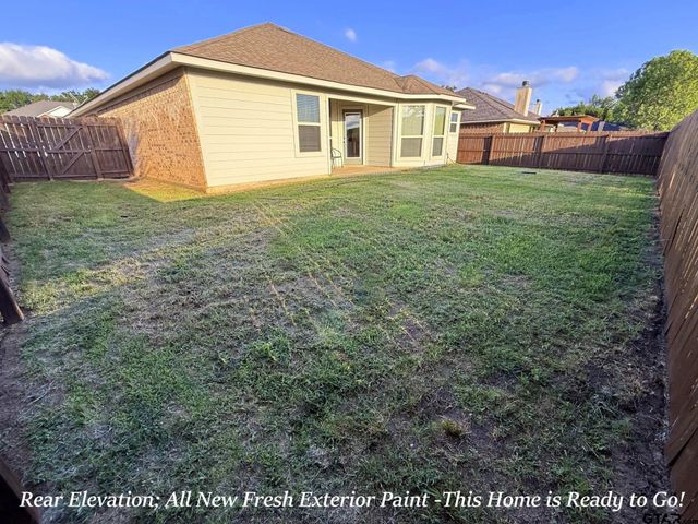 1118 E Park Dr., Lindale, TX 75771