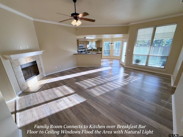 1118 E Park Dr., Lindale, TX 75771