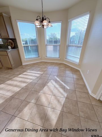 1118 E Park Dr., Lindale, TX 75771
