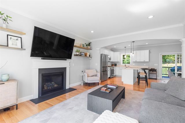 14 Minglewood Drive, Coventry, RI 02816