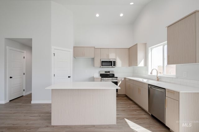 3044 E Mossy Creek Dr, Kuna, ID 83634