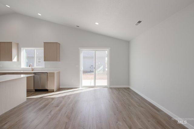 3044 E Mossy Creek Dr, Kuna, ID 83634