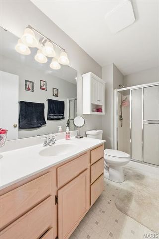 1468 Surrey Lane, St Peters, MO 63304