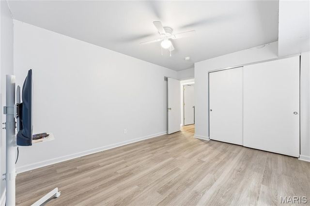 1468 Surrey Lane, St Peters, MO 63304