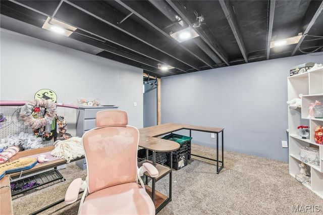 1468 Surrey Lane, St Peters, MO 63304