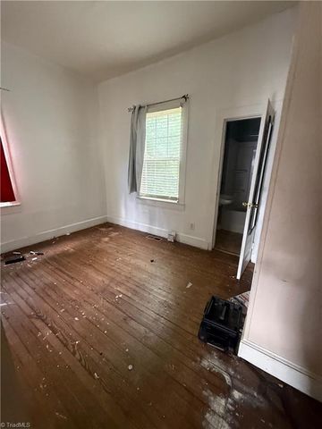 905 Beaumont Avenue, Burlington, NC 27217