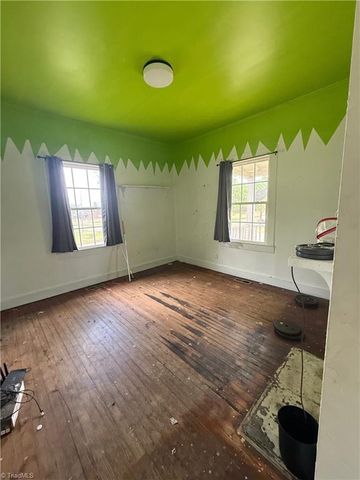 905 Beaumont Avenue, Burlington, NC 27217