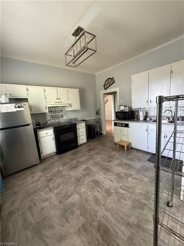 905 Beaumont Avenue, Burlington, NC 27217