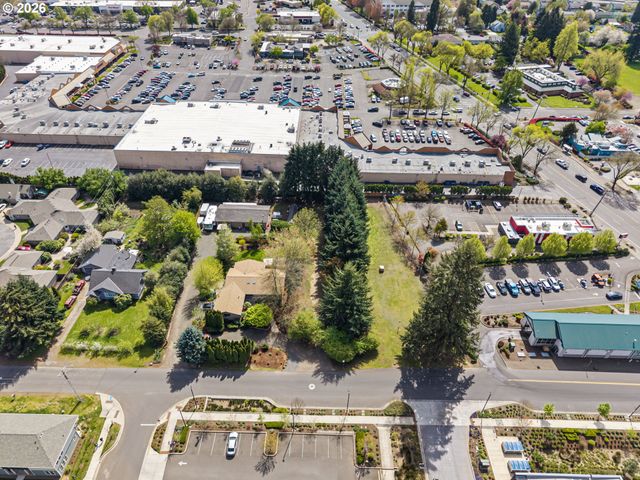 Green, Eugene, OR 97404