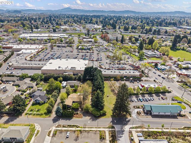 Green, Eugene, OR 97404