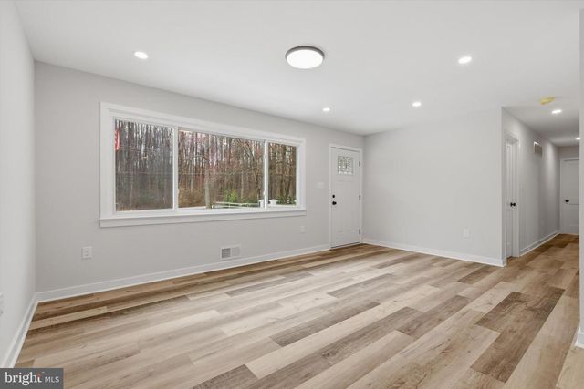 7258 FOREST AVE, Hanover, MD 21076