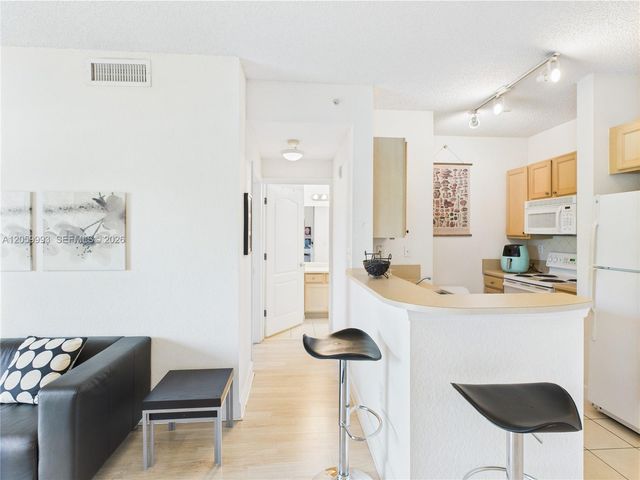 6001 SW 70th Street 455, South Miami, FL 33143