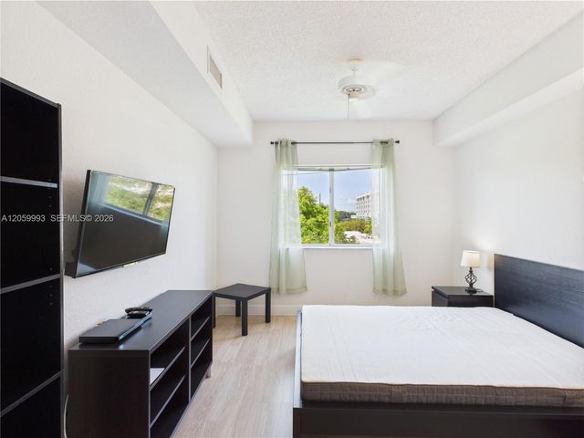 6001 SW 70th Street 455, South Miami, FL 33143
