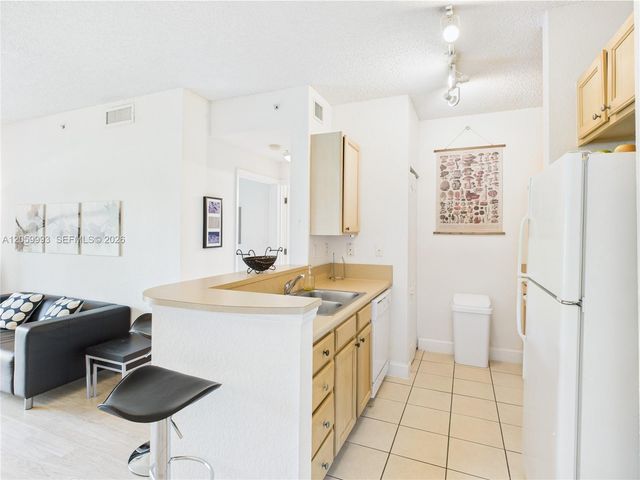 6001 SW 70th Street 455, South Miami, FL 33143