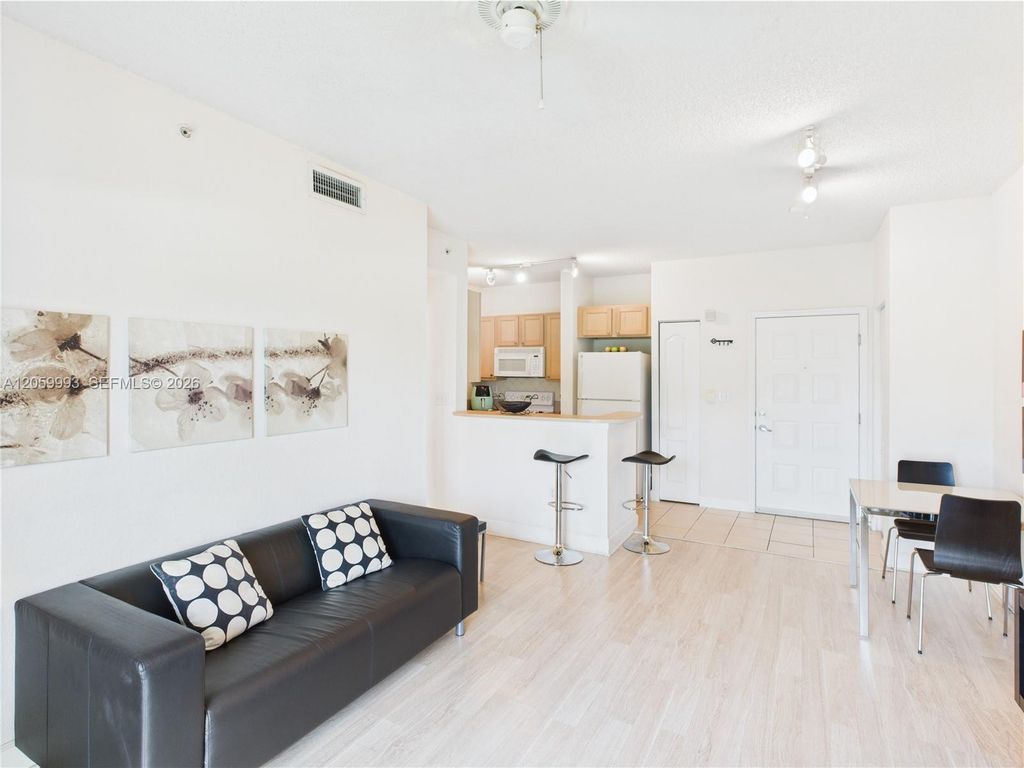 6001 SW 70th Street 455, South Miami, FL 33143