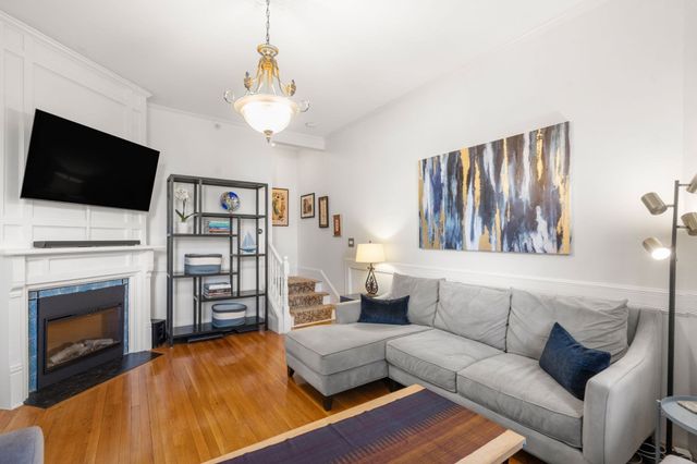 105 Pleasant St 2, Arlington, MA 02476
