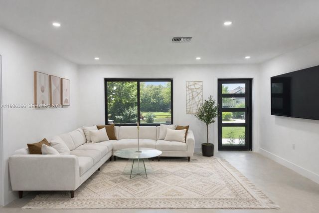 7904 SW 139th Ct, Miami, FL 33183