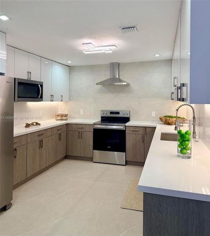 7904 SW 139th Ct, Miami, FL 33183