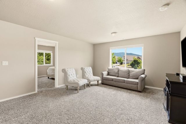 1421 S Clara Rd, Spokane, WA 99016