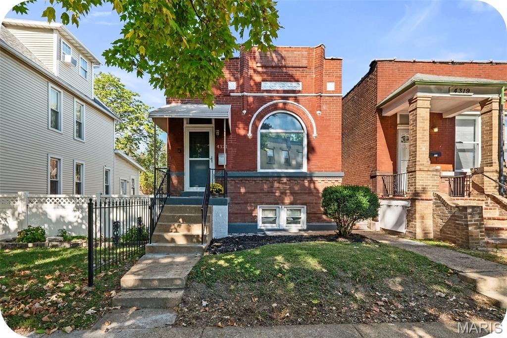 4321 Juniata Street, St Louis, MO 63116