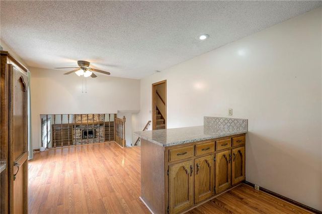 1202 W Elm Street, Greenwood, MO 64034