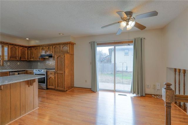 1202 W Elm Street, Greenwood, MO 64034