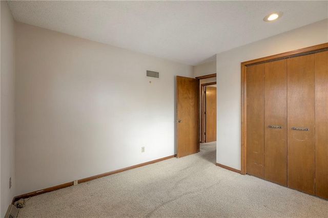 1202 W Elm Street, Greenwood, MO 64034