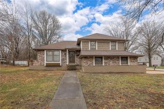 1202 W Elm Street, Greenwood, MO 64034