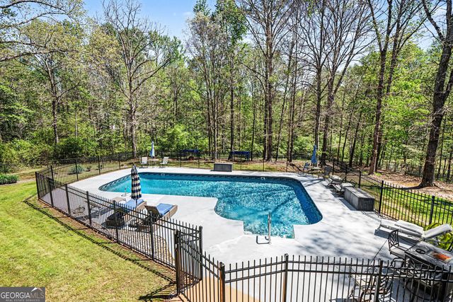 261 Chandler Walk, Loganville, GA 30052