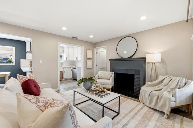 5517 Helen Way, Sacramento, CA 95822