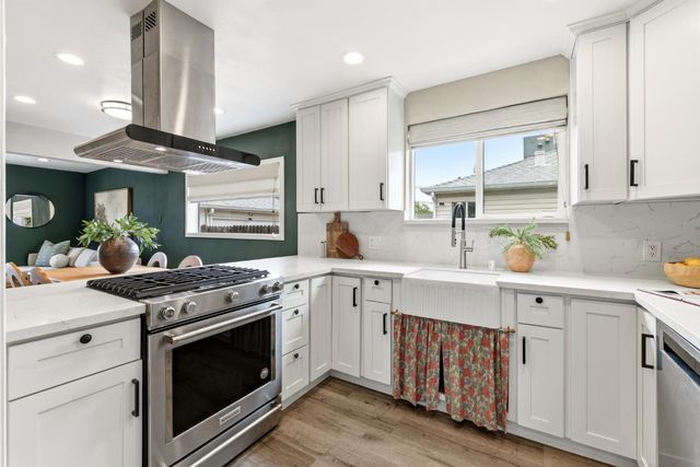 5517 Helen Way, Sacramento, CA 95822