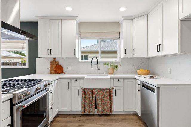 5517 Helen Way, Sacramento, CA 95822