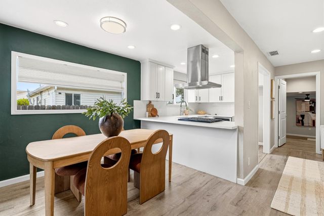 5517 Helen Way, Sacramento, CA 95822
