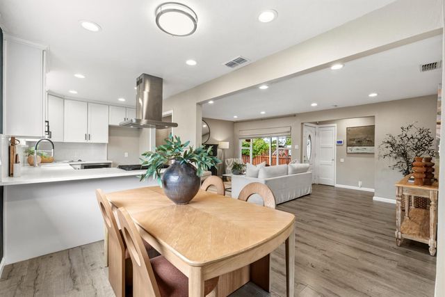 5517 Helen Way, Sacramento, CA 95822