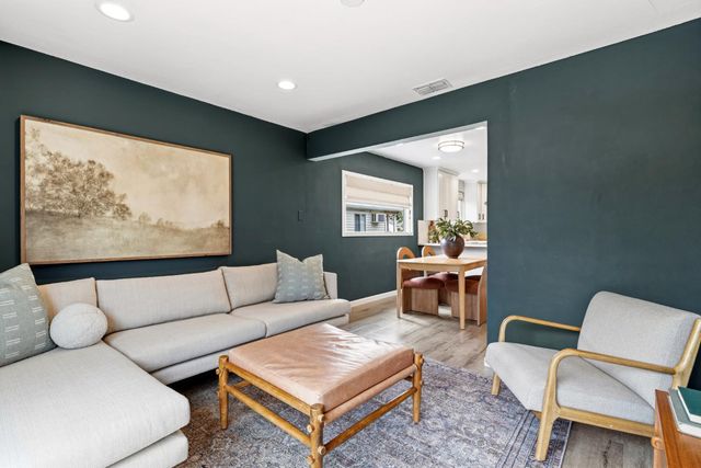 5517 Helen Way, Sacramento, CA 95822