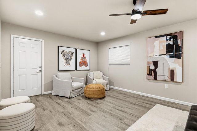 5517 Helen Way, Sacramento, CA 95822
