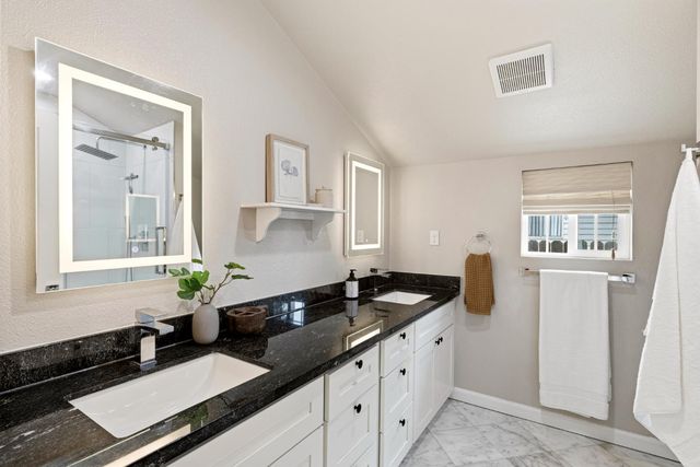 5517 Helen Way, Sacramento, CA 95822