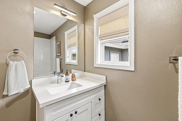 5517 Helen Way, Sacramento, CA 95822