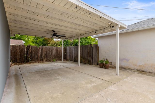 5517 Helen Way, Sacramento, CA 95822