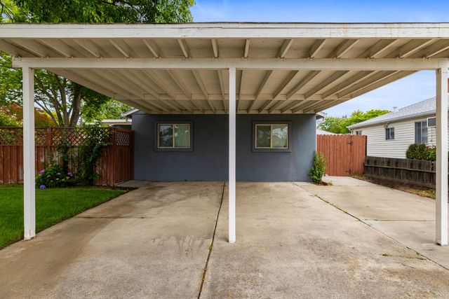 5517 Helen Way, Sacramento, CA 95822