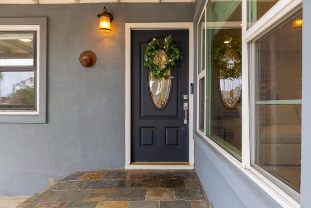 5517 Helen Way, Sacramento, CA 95822