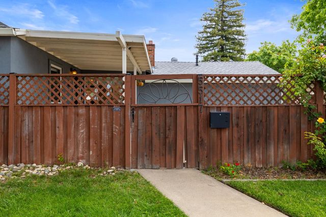 5517 Helen Way, Sacramento, CA 95822