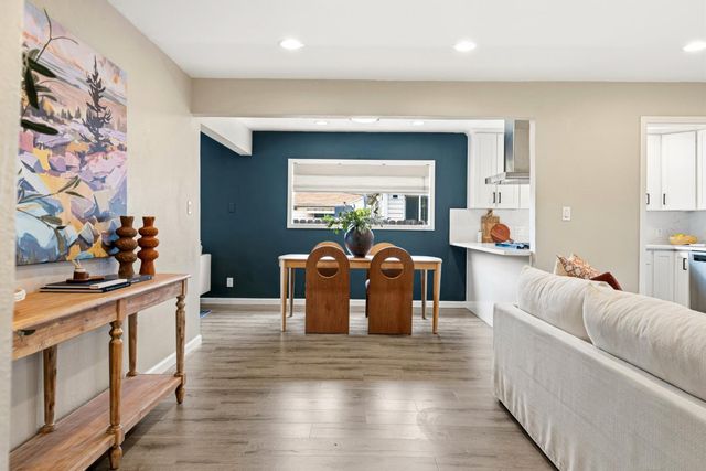5517 Helen Way, Sacramento, CA 95822