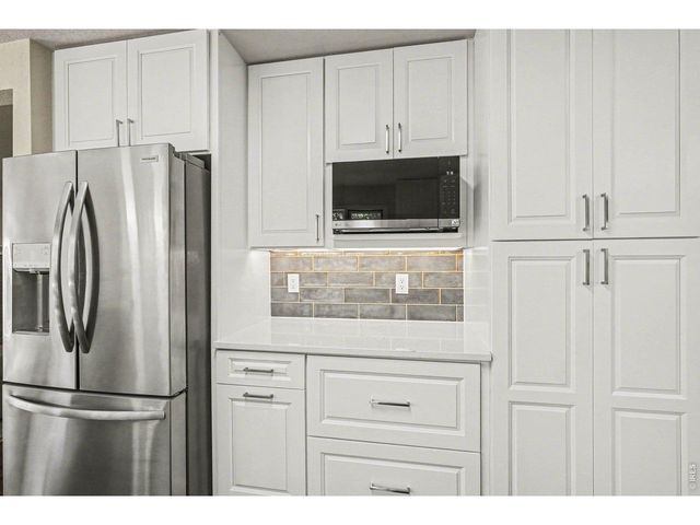 1502 River Oak Dr, Fort Collins, CO 80525