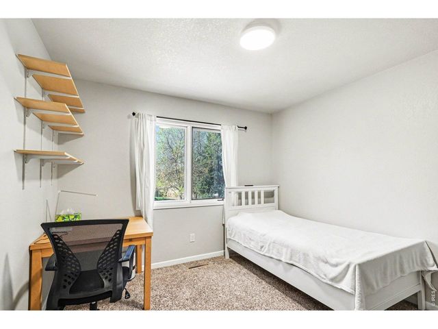 1502 River Oak Dr, Fort Collins, CO 80525