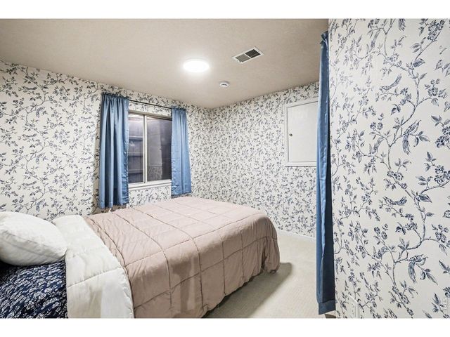 1502 River Oak Dr, Fort Collins, CO 80525