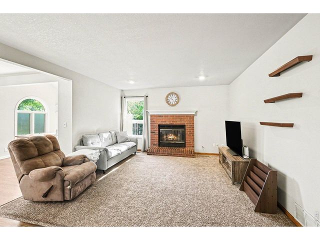 1502 River Oak Dr, Fort Collins, CO 80525