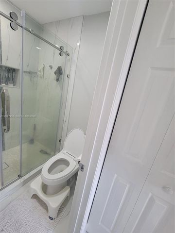 6606 Saltaire Ter, Margate, FL 33063